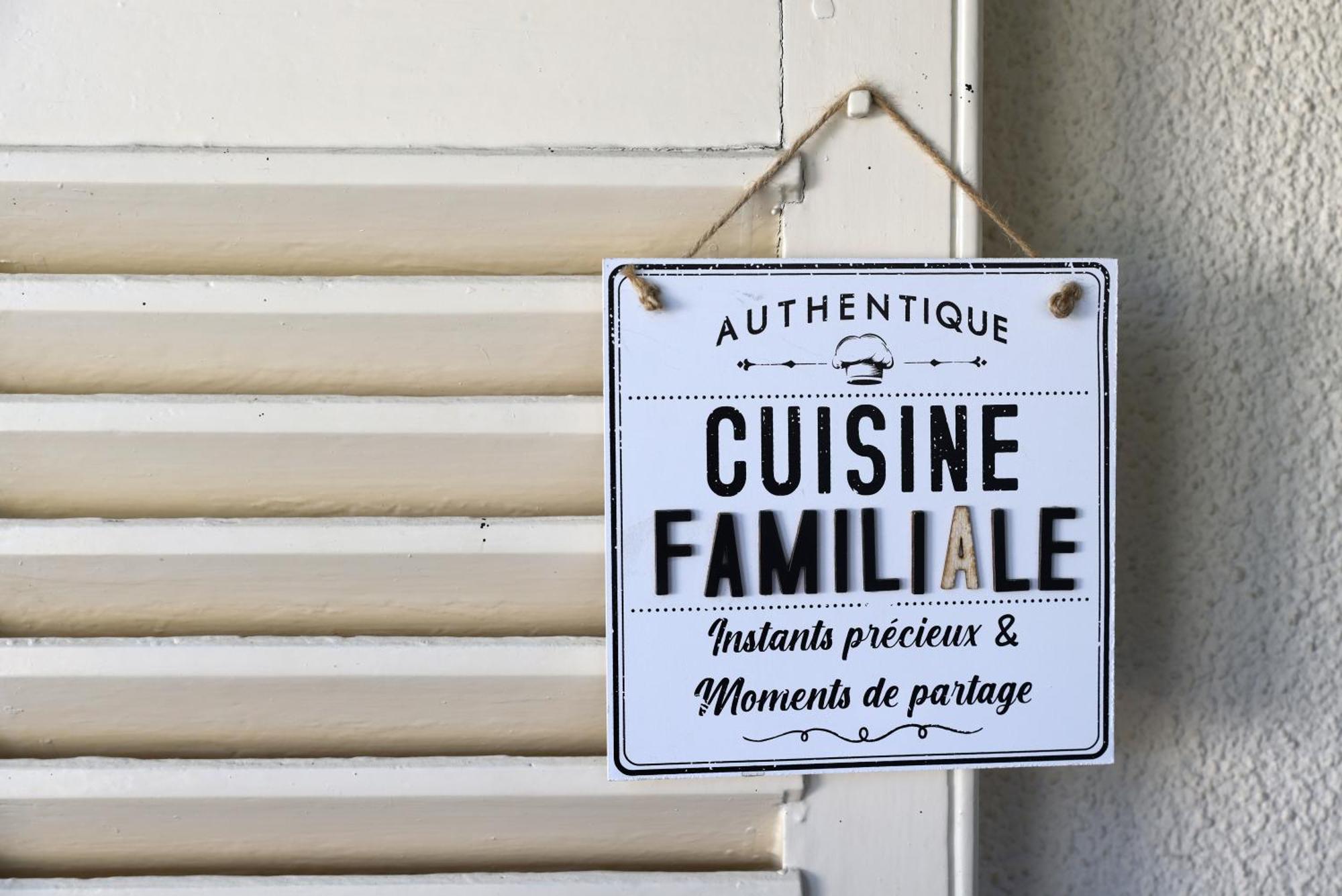 Au Bon Vivant Dampierre-sur-Salon Bagian luar foto